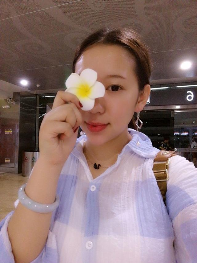 三亚,每天都是不一样的风景,展现我们性感的身子