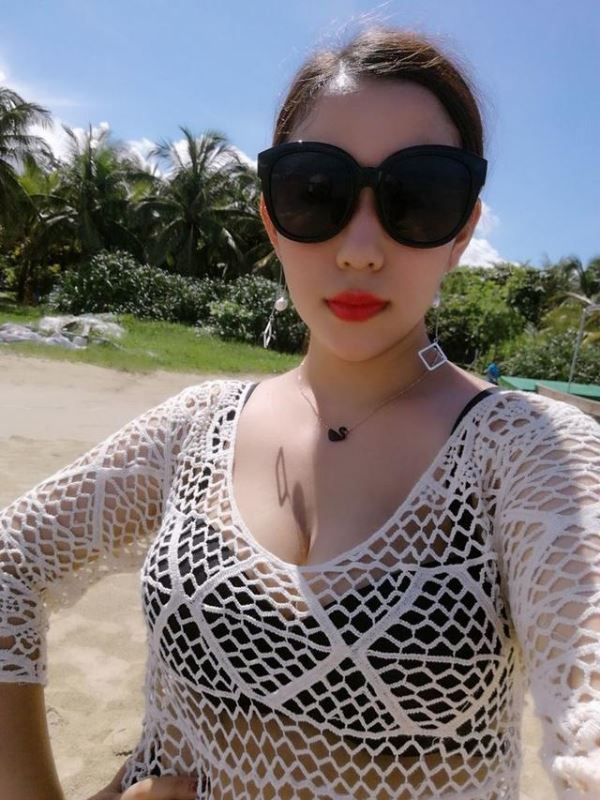 三亚,每天都是不一样的风景,展现我们性感的身子