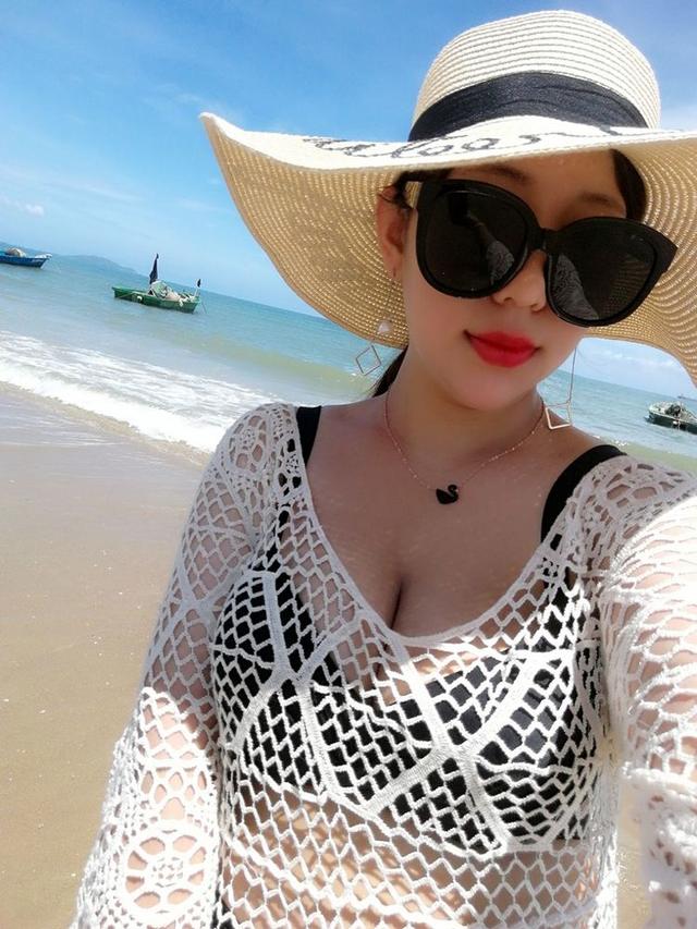 三亚,每天都是不一样的风景,展现我们性感的身子