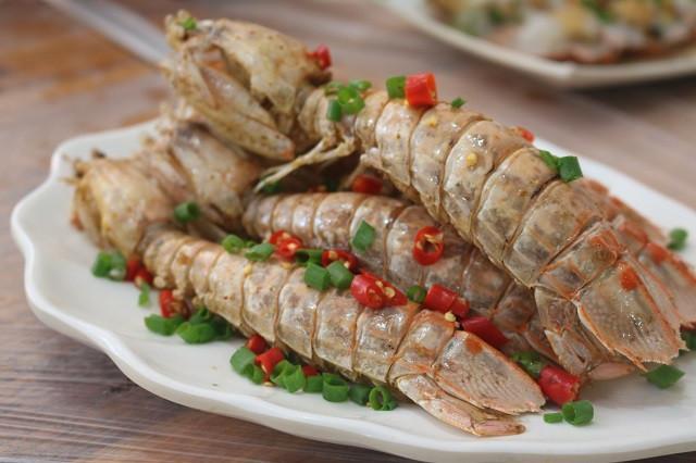 三亚,每天都是不一样的风景,展现我们性感的身子