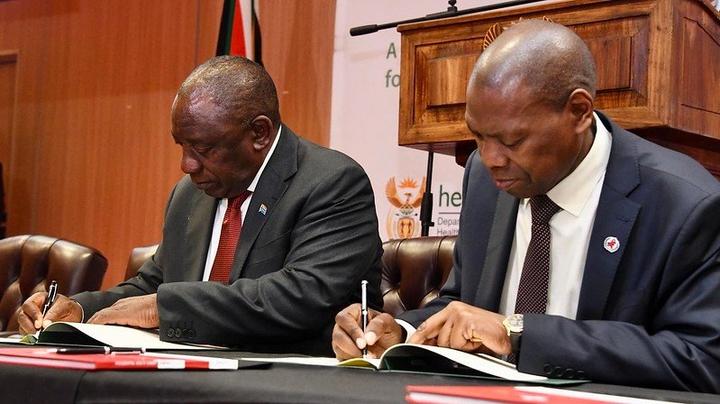 西éå°Â·æé©¬ç¦è¨ï¼Cyril Ramaphosaï¼æ»ç»åå«çé¨é¿å
¹é¦é·å§èµ«å
¹ï¼Zweli Mkhizeï¼å士ã