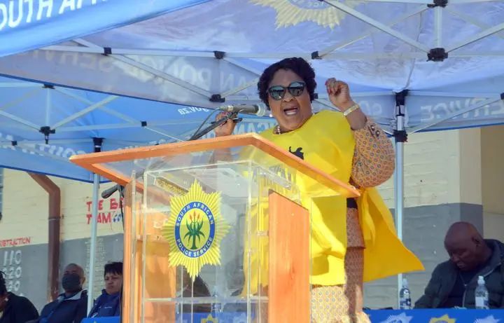 正能量！自由州福建同乡会向当地学校捐赠30万兰特物资