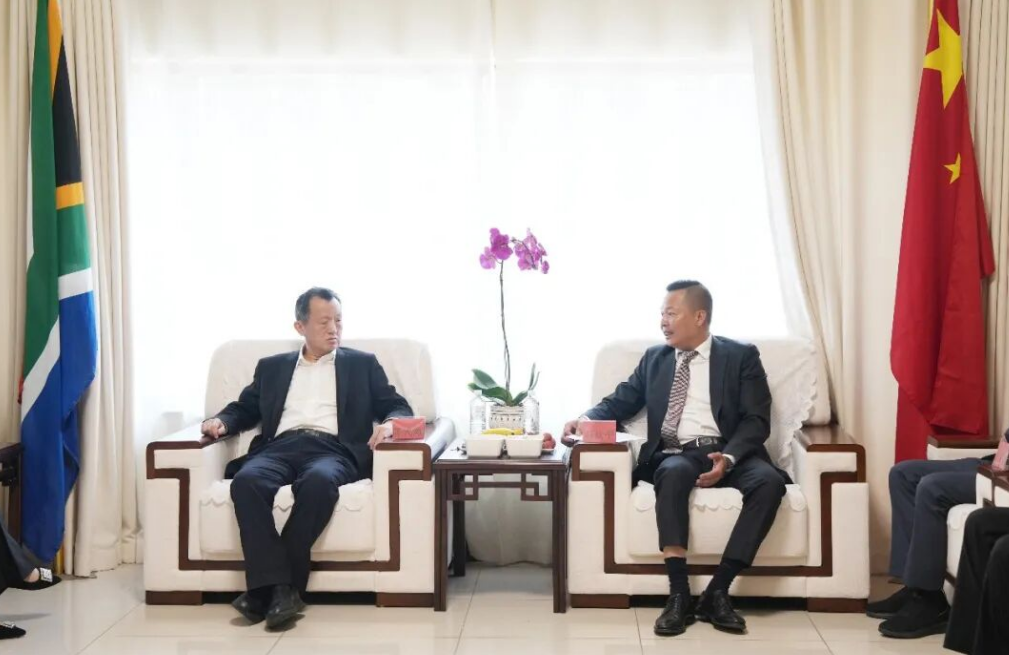 福建省侨联主席陈式海走访南部非洲中华福建同乡总会